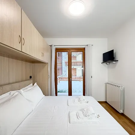 Aprica- Bilocale Con 2 Giardini Privati E Garage Apartment Le Bratte