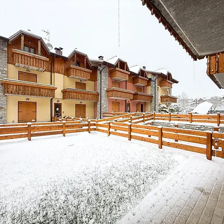 Aprica- Bilocale Con 2 Giardini Privati E Garage *