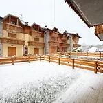 Aprica- Bilocale Con 2 Giardini Privati E Garage *